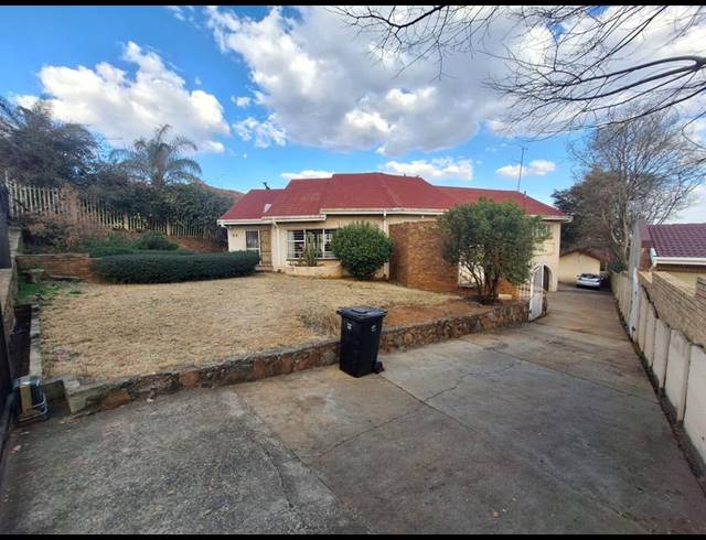 4 BEDROOM HOUSE FOR SALE IN KIBLER PARK